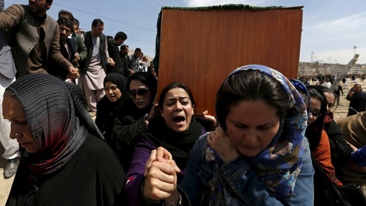 Analiză: Talibanii vor inversa progresele legate de drepturile femeilor, dacă extremiştii islamişti vor recâştiga puterea la nivel naţional