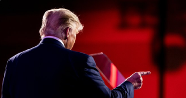 UPDATE-Trump nu poate reveni pe reţeaua de socializare Facebook