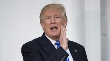 Twitter suspendă conturi care răspândeau mesaje de pe site-ul ”From the desk of Donald Trump” al lui Donald Trump, interzis pe viaţă pe reţeaua de socializare