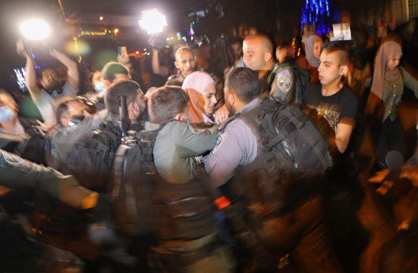Arestări în urma unor ciociniri între palestinieni şi poliţişti israelieni la Ierusalim; poliţia israeliană dă că este pregătită să asigure securitatea în oraş cu ocazia ultimei vineri a Ramadanului