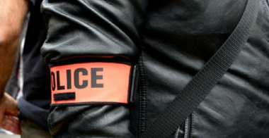 Şase membri ai unui grup neonazist, suspectaţi de plănuirea unui atac vizând o lojă masonică, arestaţi în estul Franţei