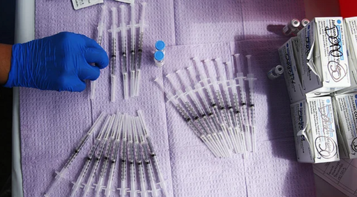 Pfizer şi BioNTech cer FDA o autorizare completă, în SUA, a vaccinului lor împotriva covid-19