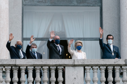 Uniunea Europeană încearcă, la summitul de la Porto, să facă un viraj social după pandemia covid-19 în lupta împotriva sărăciei; contra-summit al stângii, în stradă; disensiuni pe tema unui salariu minim european