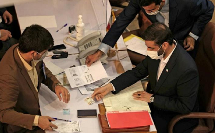 Înscrierea candidaţilor în alegerile prezidenţiale iraniene începe; patru militari vor să-i succeadă lui Rohani, care nu mai poate candida după două mandate consecutive