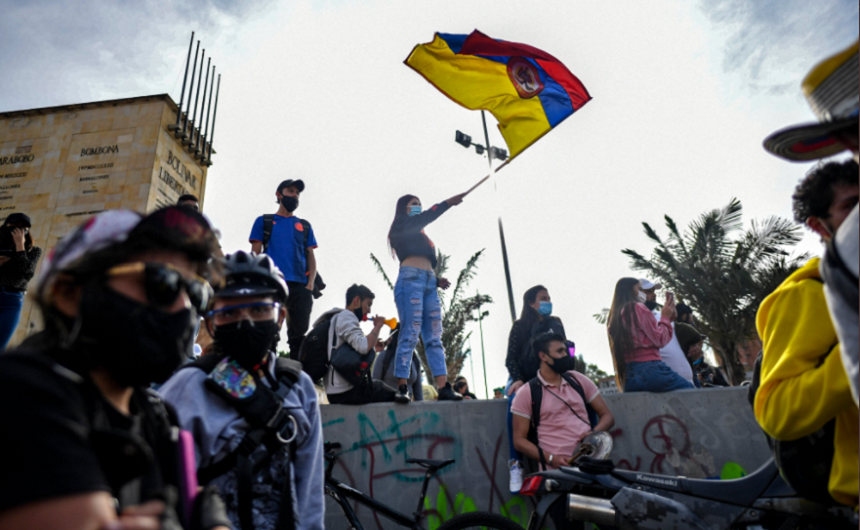 Cel puţin 42 de morţi în Columbia, în 13 zile de manifestaţii antiguvernamentale reprimate violent, în urma unei încercări de creştere a impozitelor în vederea atenuării impactului pandemiei covid-19