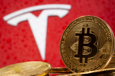 Tesla nu mai acceptă bitcoin, ”prea poluant”, la achiziţia maşinilor sale electrice, anunţă Musk şi provoacă un revers al criptomonedei la al cărei succes a contribuit