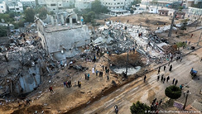 UPDATE - Conflictul din Gaza se intensifică, cu tiruri de rachete şi atacuri aeriene /  Trei rachete, lansate din Liban spre coasta de nord a Israelului. Artileria israeliană, la graniţa cu Gaza 