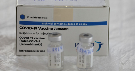 Johnson&Johnson îşi reduce săptămâna aceasta la jumătate livrările de vaccin anticovid în UE