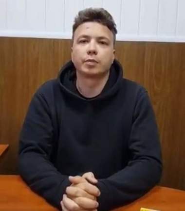 Activistul Roman Protasevici spune că este bine, într-un filmuleţ apărut pe reţelele de socializare - VIDEO - 