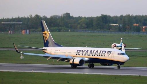 Letonia interzice accesul în spaţiul aerian leton companiilor aeriene care survolează Belarusul