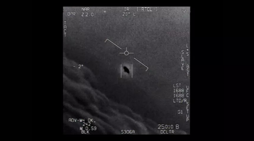 SUA urmează să publice un raport despre ”fenomene aeriene neidentificate”. Ne observă extratereştrii?