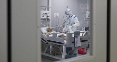Bilanţul zilnic al infecţiilor cu covid-19 depăşeşte 10.000 de cazuri în Rusia; situaţia se întrăutăţeşte la Moscova, unde urmează să se redeschidă spitale de campanie, anunţă primarul Serghei Sobianian