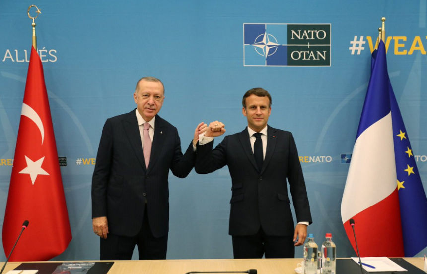 Macron discută cu Erdogan, într-un tête-à-tête ”substanţial” la Bruxelles, înaintea unui summit NATO, pentru a ”clarifica” numeroase subiecte ale unui contencios francezo-turc 