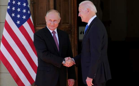 Biden şi Putin încep summitul de la Geneva cu o strângere de mână - VIDEO