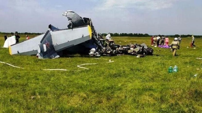 Cel puţin nouă persoane au murit după ce un avion cu 19 oameni la bord s-a prăbuşit în Siberia