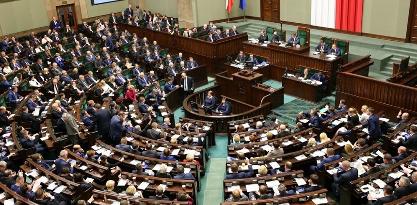 Parlamentul Poloniei discută miercuri un proiect de lege care ar îngreuna recuperarea de către evrei a proprietăţilor confiscate de Germania nazistă  şi păstrate de regimul comunist