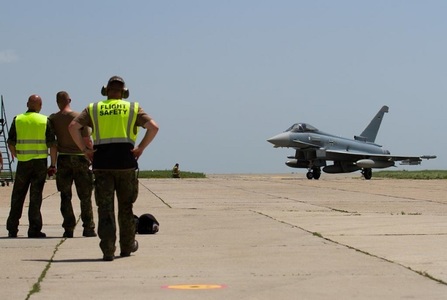 Două avioane Eurofighter aparţinând Forţelor Aeriene Germane, în România, la două zile după ce avioane de luptă ruseşti au intrat în spaţiul aerian controlat de România deasupra Mării Negre