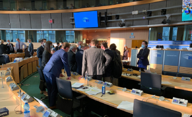 Acord parţial în negocieri între Parlamentul European şi Cei 27 privind noua Politică Agricolă Comună; actuala PAC nu a redus emisiile de gaze cu efect de seră, în pofida unor ajutoare în valoare de 100 de miliarde de euro începând din 2014