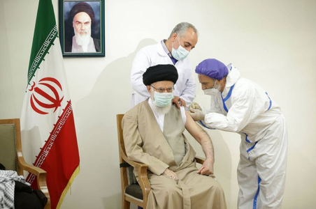 Ayatollahul Ali Khamenei, vaccinat împotriva covid-19 cu o primă doză a vaccinului iranian COVIran Barakat