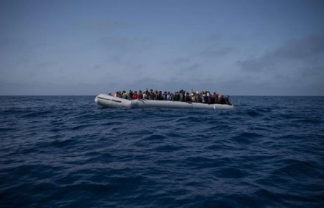 Peste 40 de migranţi s-au înecat în Marea Mediterană după ce ambarcaţiunea cu care încercau să ajungă în Europa s-a scufundat