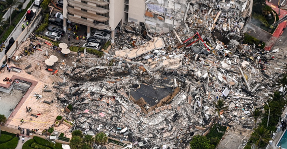 Imobil prăbuşit în Miami - 24 de morţi. Clădirea va fi demolată în curând