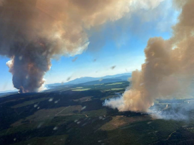 Armata canadiană susţine aerian, timp de două săptămâni, lupta împotriva incendiilor din vestul Canadei; localitatea Lytton, distrusă în proporţie de 90%