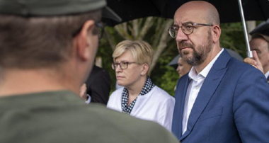 UE nu este nici ”naivă” şi nici ”intimidată” de un aflux de migranţi în Lituania din Belarus, avertizează Charles Michel într-o vizită în localitatea lituaniană de frontieră Medininkai