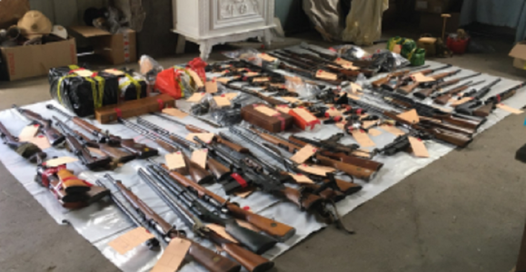 Jandarmeria franceză confiscă 1.200 de arme în regiunile pariziană şi lyoneză