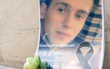 Patru suspecţi arestaţi în urma uciderii infirmierului brazilian Samuel Luiz, la Coruña; agresorii nu cunoşteau victima; rezutatul autopsiei arată că tânărul a murit din cauza unui traumatism cranian cauzat de o lovitură cu piciorul în cap