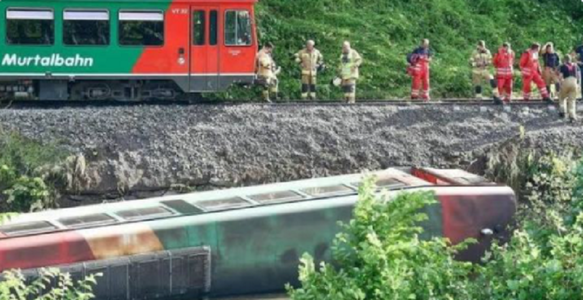 Şaptesprezece elevi, răniţi uşor în Austria, în ultima zi înaintea vacanţei de vară, în urma deraierii unui tren; un vagon a căzut de la patru metri înălţime în râul Mur, în provincia Salzburg