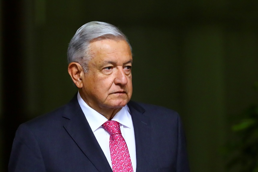 O televiziune din Mexic a difuzat imagini în care un frate al preşedintelui Obrador primea o sumă mare de bani în urmă cu mai mulţi ani