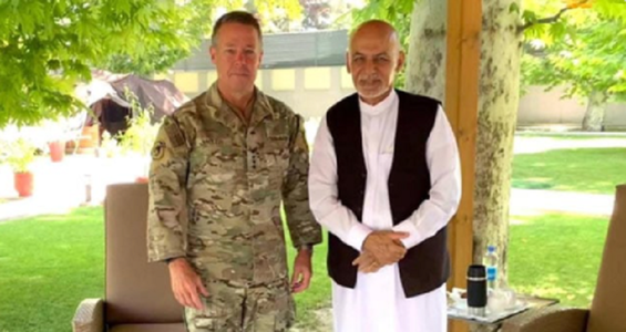 Comandantul trupelor americane în Afganistan, generalul Austin Miller, îşi încheie mandatul şi pune astfel capăt celui mai îndelungat război american; talibanii îşi continuă ofensiva şi încercuiesc oraşul Ghazni
