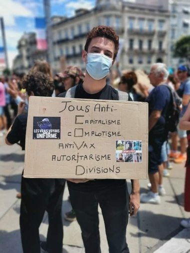 Mii de persoane au manifestat în Franţa împotriva măsurilor anunţate de Macron - VIDEO - 