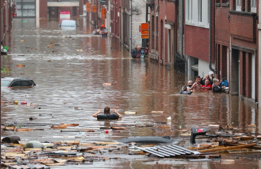 Cel puţin patru morţi în estul Belgiei, în urma unor inundaţii; traficul feroviar, suspendat în sudul francofon, în Wallonia