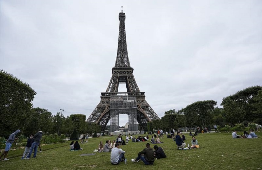 Turnul Eiffel a fost redeschis vineri, după opt luni de la închiderea sa din cauza pandemiei de Covid-19