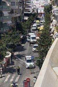 O maşină a intrat în mai multe persoane aflate la terase la Marbella. Cel puţin zece persoane au fost rănite - VIDEO - 