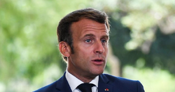 Macron denunţă “iresponsabilitatea" şi "egoismul” celor nevaccinaţi