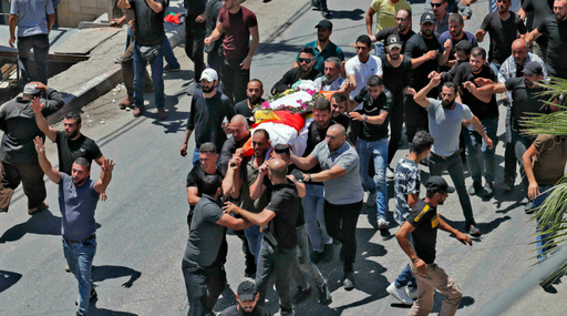 Un palestinian, Shawkat Khalid Awad, în vârstă de 20 de ani, ucis prin împuşcare de militari israelieni în Cisiordania, la funeraliile unui copil de 12 ani ucis de armata israeliană 