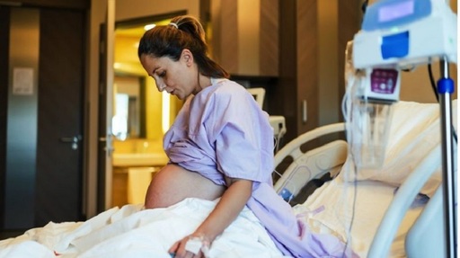 Femeile însărcinate din Regatul Unit, încurajate puternic să se vaccineze anticovid, după ce un studiu Oxford arată o agravare a simptomelor variantei indiene (delta) a SARS-CoV-2