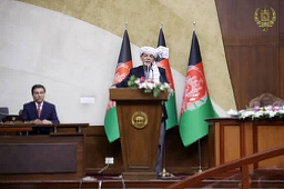 Ashraf Ghani dă vina, în Parlament, pe retragerea ”bruscă” a SUA pentru degradarea situaţiei militare în Afganistan şi acuză Washingotnul că a împins la ”distrugerea Republicii şi la legitimarea” talibanilor prin negocieri directe la Doha cu talibanii
