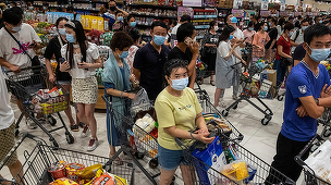 Wuhanul, prins din urmă de covid-19, după un an şi jumătate de la eradicarea bolii, urmează să-şi testeze toţi cei 11 milioane de locuitori