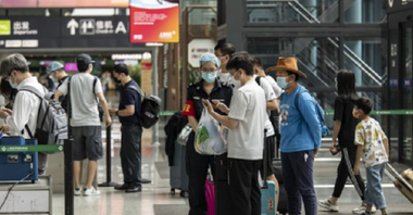 China restrânge deplasările în străinătate ale chinezilor, după extinderea focarului covid-19 din Nankin în 18 provincii; bilanţul zilnic creşte la 71 de cazuri, cel mai mare număr de contaminări de origine locală înregistrat din ianuarie