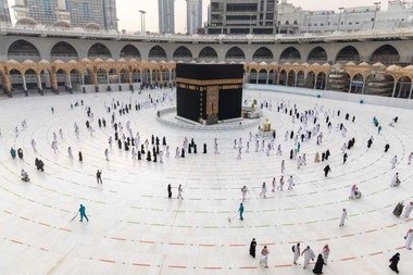 Arabia Saudită va redeschide frontierele pelerinilor vaccinaţi 