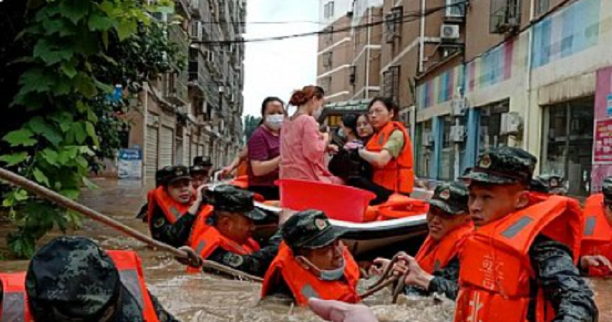 Cel puţin 21 de morţi în centrul Chinei, în urma unor inundaţii cauzate de ploi diluviene