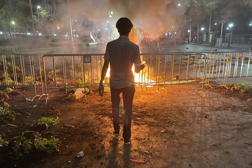 Noi manifestaţii antiguvernamentale marcate de ciocniri la Bangkok - VIDEO