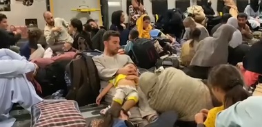 Evacuările continuă pe aeroportul din Kabul - Armata americană a evacuat mai mult de 3.200 de persoane. Marea Britanie a readus în ţară 306 britanici şi 2.052 de afgani. Austria şi România au semnalat dificultăţi pe aeroport pentru cetăţenii lor şi afgani