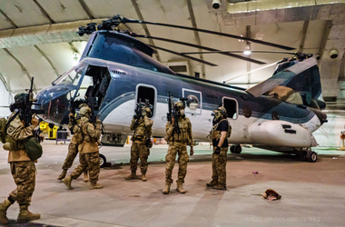 Talibanii sărbătoresc plecarea trupelor americane din Afganistan, sfârşitul unui război devastator de 20 de ani