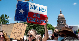 O lege care interzice uriaşa majoritate a avorturilor intră în vigoare în Texas