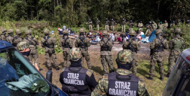 Polonia instituie starea de urgenţă la frontiera cu Belarusul de frica unui aflux masiv de migranţi şi în anticiparea exerciţiului militar rus Zapad-2021