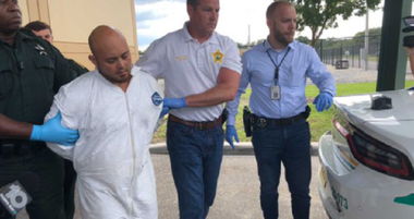 Un fost trăgător de elită, Bryna Riley, un tânăr veteran din Irak şi Afganistan, ucide patru persoane, inclusiv un bebeluş în braţele mamei sale, şi răneşte o fată într-un atac armat în Florida